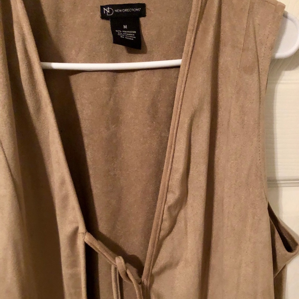 Women vest wirh fringa